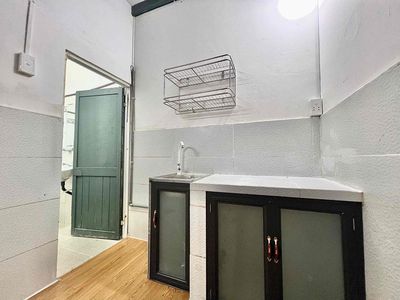Rent right here with a 38-foot guard room right near Dương Quảng Hàm near Lang cs3.