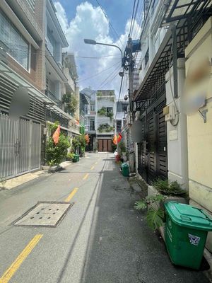 Three floors near the Great City 2 km, near Hiệp Bình Phước old ql13.