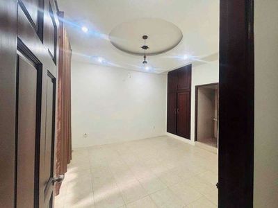 Rent 90 Bạch Đằng 10 x 10 meters, 3 bedrooms, 3 toilets cost 20 million