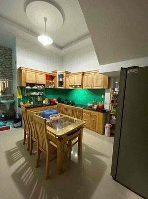 Renting the entire four bedrooms, five toilets, Nguyễn Văn Lượng alley,