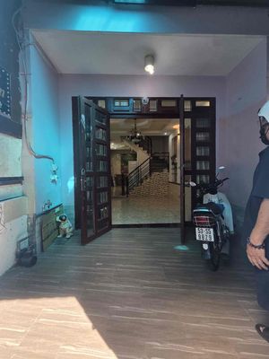 Car alleys 1/ Lê Đức Thọ (4 x15 meters) 6 bedrooms 3 bathrooms Cho in the transplant group 15 million friends