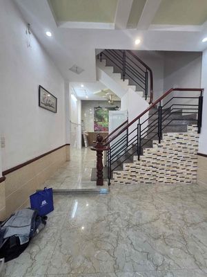 Car alleys 1/ Lê Đức Thọ (4 x15 meters) 6 bedrooms 3 bathrooms Cho in the transplant group 15 million friends