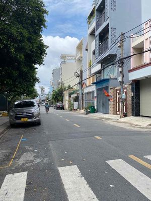 12 meters Tô Hiệu 9.5 x19.5 meters per month.