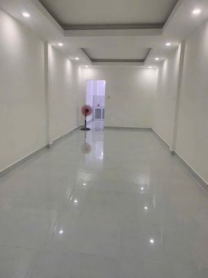 Renting Lạc Long Quân District 11 bids: 12 million a month.