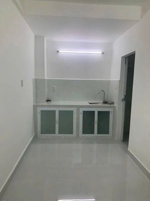Renting Lạc Long Quân District 11 bids: 12 million a month.