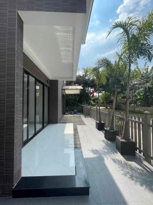 Renting a Valora Kikyo Quận 9-style mansion, empty new home.