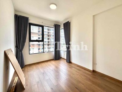 Ten million and five-- rent the corner of the Mizuki Park bedroom--
