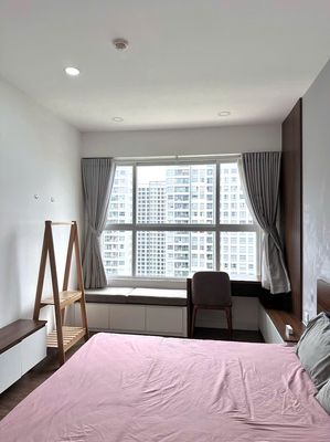Sunrise Riverside rents three bedrooms at 18 million a month.