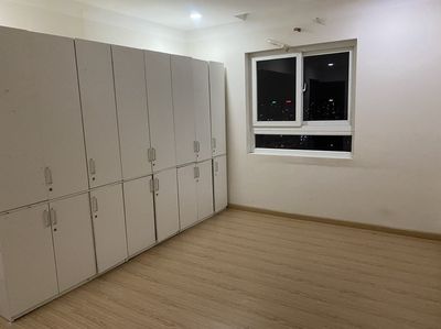 Rent an apartment in Hong Kong with three bedrooms, nine million a month.