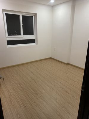Rent an apartment in Hong Kong with three bedrooms, nine million a month.