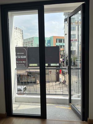 Share is on the second floor of Lý Thái Tổ.