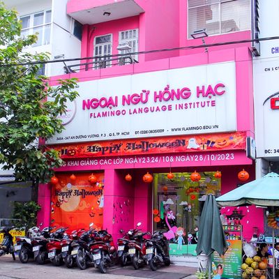 Building 10 meters An Dương Vương District 5, right here.