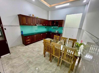 Nice four bedrooms. Five toilets at 140 Vườn Lài for 12 million a month.