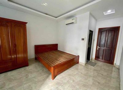 Nice four bedrooms. Five toilets at 140 Vườn Lài for 12 million a month.