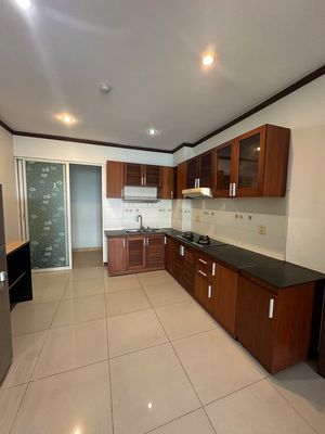 Need to rent a Quốc Cường Gia Lai 1 apartment, three bedrooms, high-size, straight in.