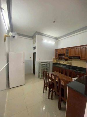 Parking garage, three bedrooms.