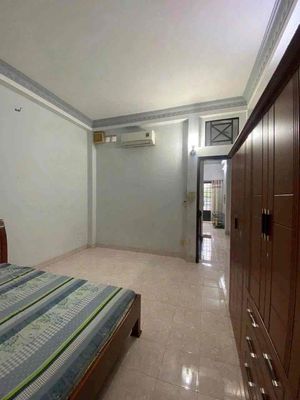Parking garage, three bedrooms.