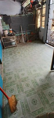 20 meters wide, three bedrooms. An alley toilet.