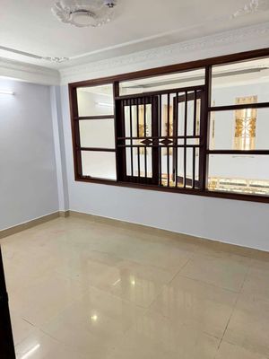 5 story house, Lạc Long Quân F8, on Tân Bình. 4 x14 6 bedrooms, 4 toilets