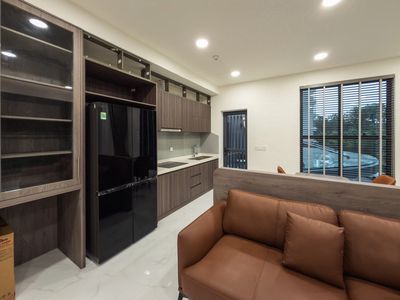 Diamond Centery, Celadon City, 3 bedrooms, 3 balcony toilets 6 meters 25 million.