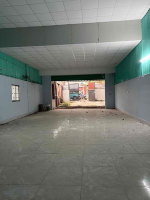 The 200 square meters warehouse is worth 15 million negotiating.