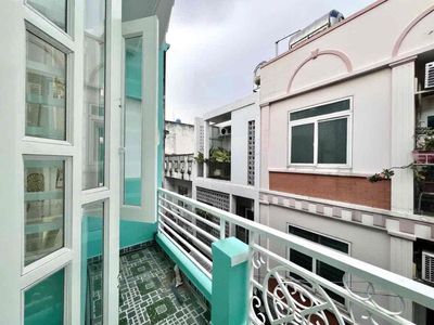 Rent a cheap motel at Bình Tân with all the open and open furniture.
