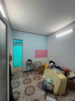 The easy - to - do owner needs a long - term rent