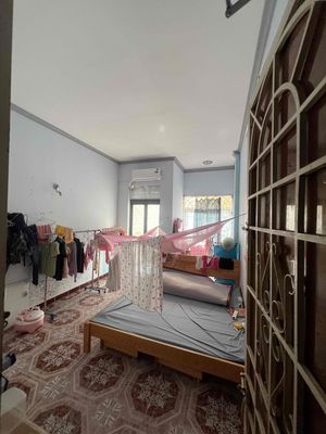 The easy - to - do owner needs a long - term rent