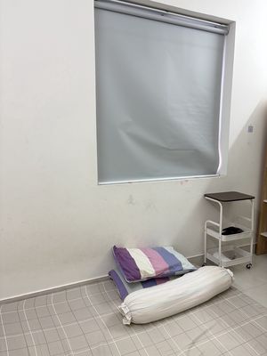 We need to rent a room in the apartment.