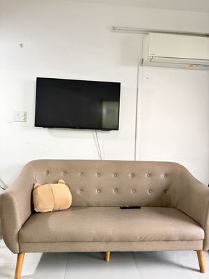 We need to rent a room in the apartment.