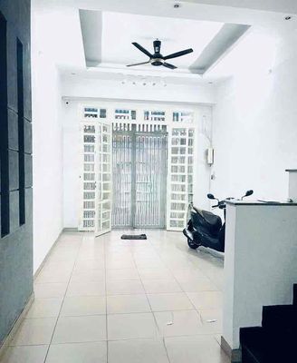 Nice house, 1 st floor plus 1 massage 2 P roof. 2 M sleep. It's cold. Okay.
