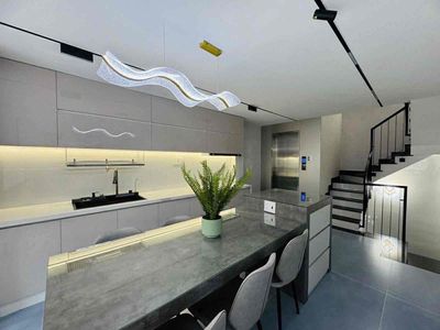 Full interior, elevator - hxt Lạc Long Quân 4 x11 meters