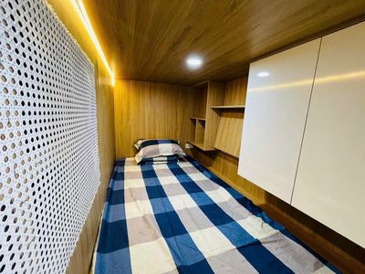 sleep box room - free hostel. Tang time, District 3