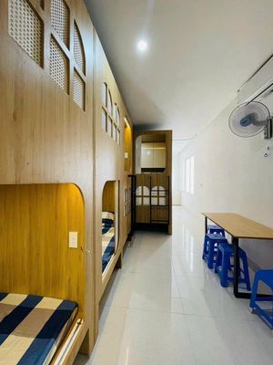 sleep box room - free hostel. Tang time, District 3