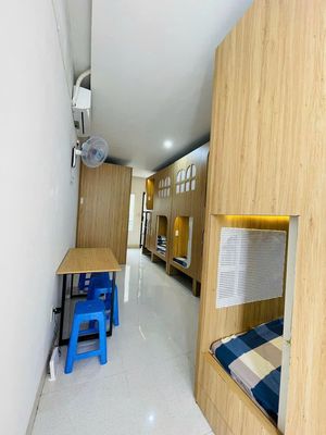 sleep box room - free hostel. Tang time, District 3