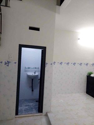 It's in the middle of nowhere -- a nice two-story bedroom, four-room bathrooms, plus vpty.