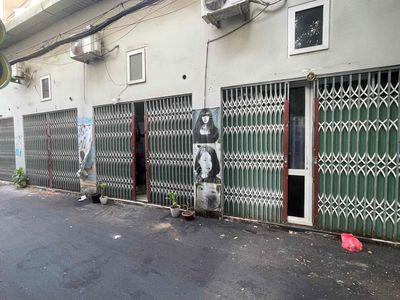Rent a hotel in an alley.
