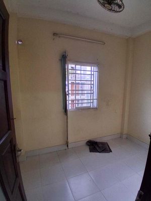 The room has its own toilet, in the district of three chess markets near hcmue, sgu, ueh, vhu, Huflit,