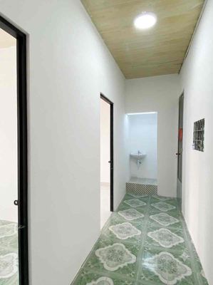 Rent room 2.7 million a month. Clean clean new room. 473.