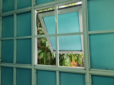 Cheap room at the blue row 180-xvlt