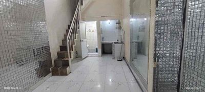 Rent the original house. It's a matter of three, 34 meters.