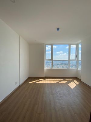 The owner rented three bedrooms. Two toilets for 10 million, curtains, 11 million ice machines.