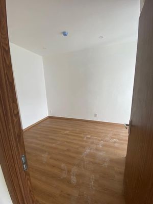 The owner rented three bedrooms. Two toilets for 10 million, curtains, 11 million ice machines.