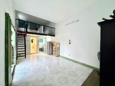 The Old House 2 is 40 m. Balcon in Bàn Cờ District 3.