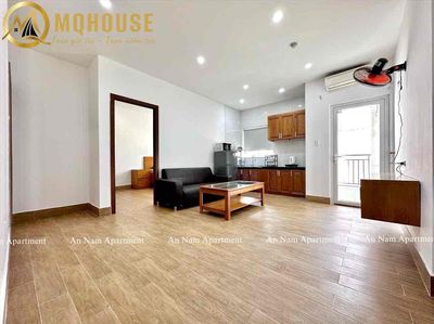 The new apartment leaser -- balcon -- Phú Nhuận district -- prosperous.