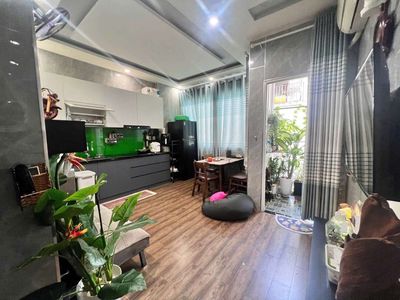 need to rent the apartment.full interior. Pink. Long. Flat.