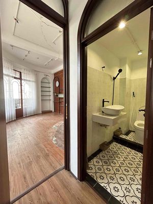 Rent Lê Văn Sỹ District 3 0110 x10 0110 2 rooftops 3 bedroom 4 toilets