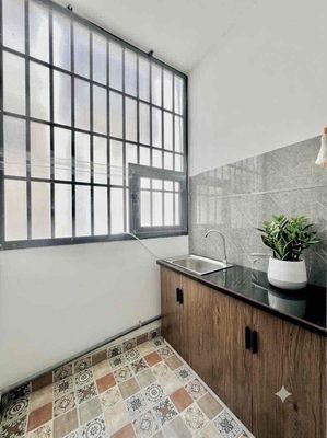 Clear the Guardian. A small room. A low-priced kitchen.