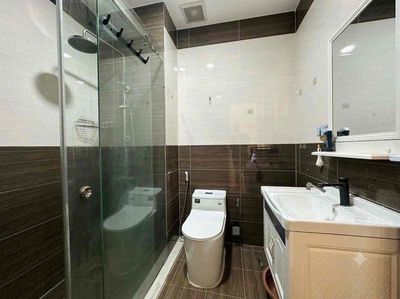 Clear the Guardian. A small room. A low-priced kitchen.