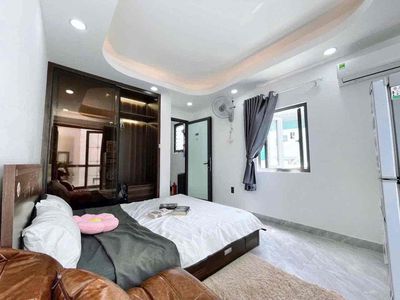 A full interior window balcony